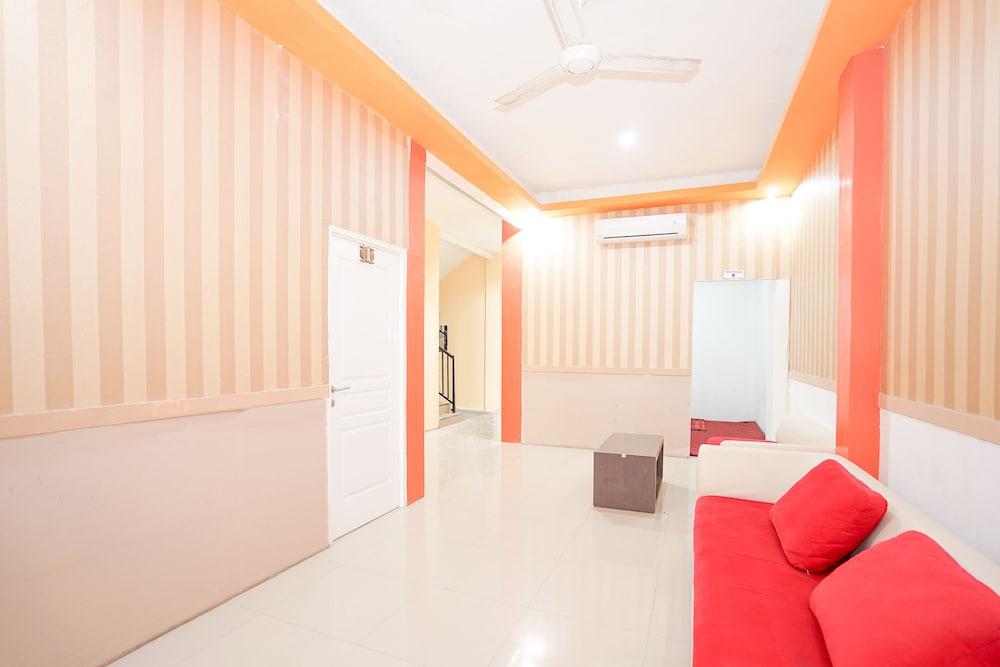 Hotel O Juanda Near Terminal International Juanda Brebek Dış mekan fotoğraf