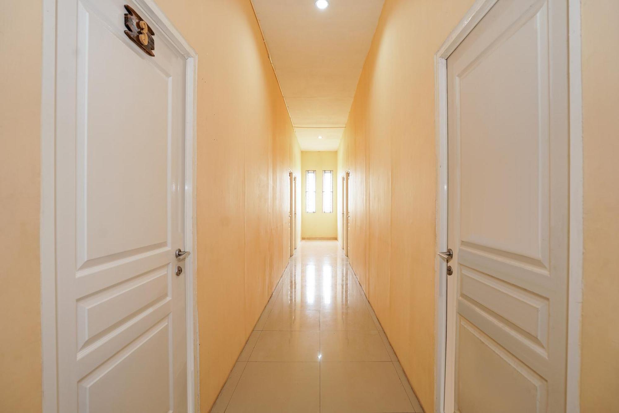 Hotel O Juanda Near Terminal International Juanda Brebek Dış mekan fotoğraf